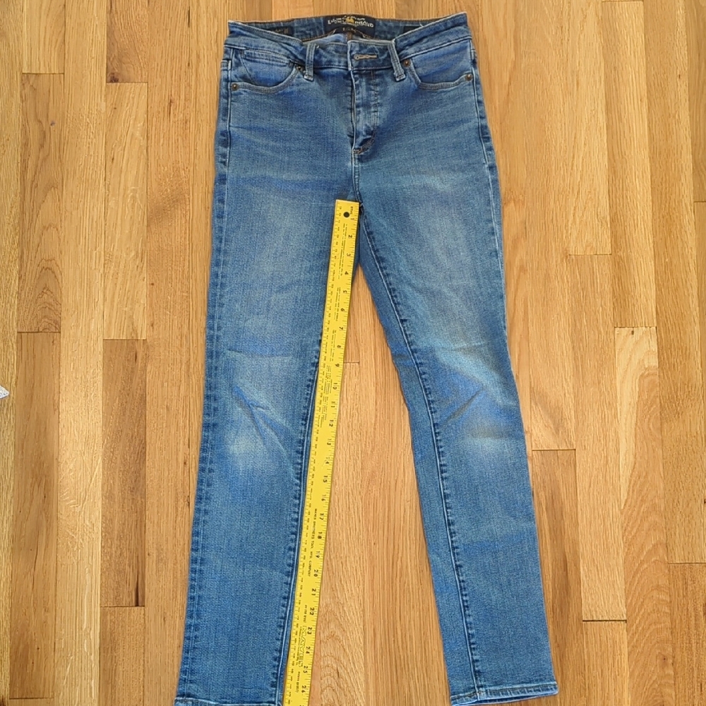 Lucky Brand Skinny Blue Jeans Distressed Comfy